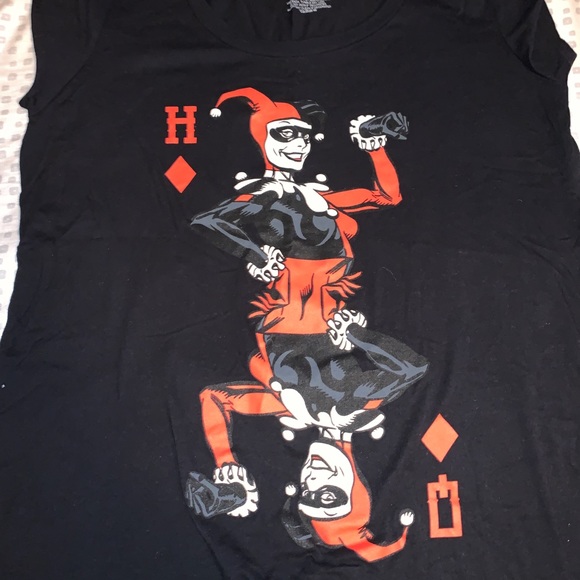 4 Graphic Tees❗️SOLD❗️ - Picture 1 of 4